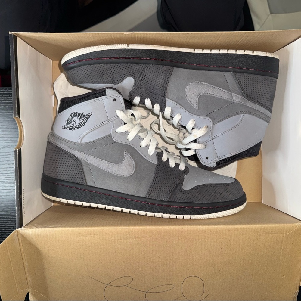 Jordan 1 Stealth Team Red Light Graphite Dark Charcol